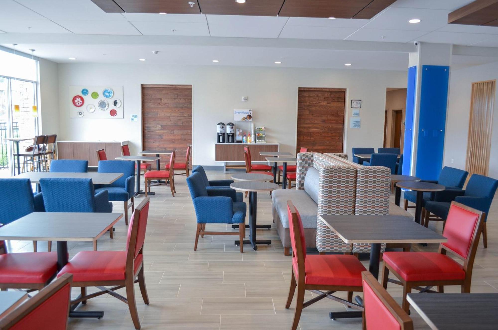 Holiday Inn Express & Suites Raleigh Airport - Brier Creek By Ihg Eksteriør billede